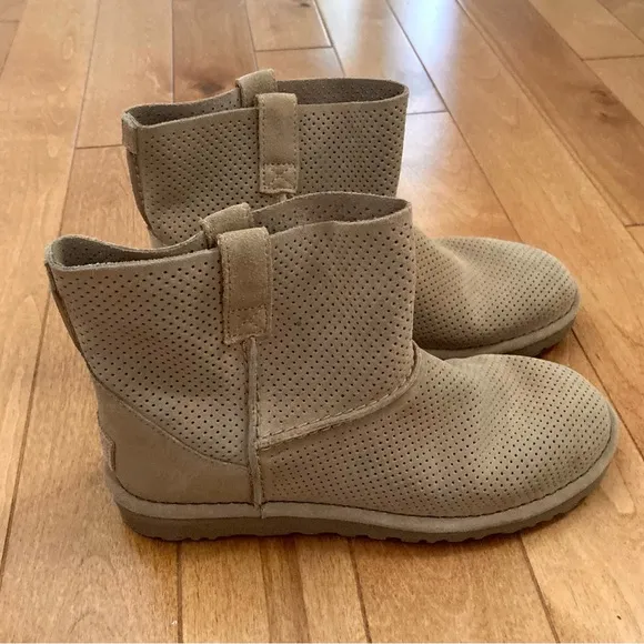 UGG Classic Unlined Mini Perforated boots Size 7