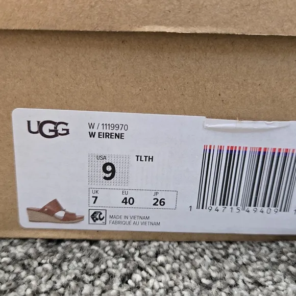 UGG Eirene Sandals Leather Wedge Espadrille NEW size 9