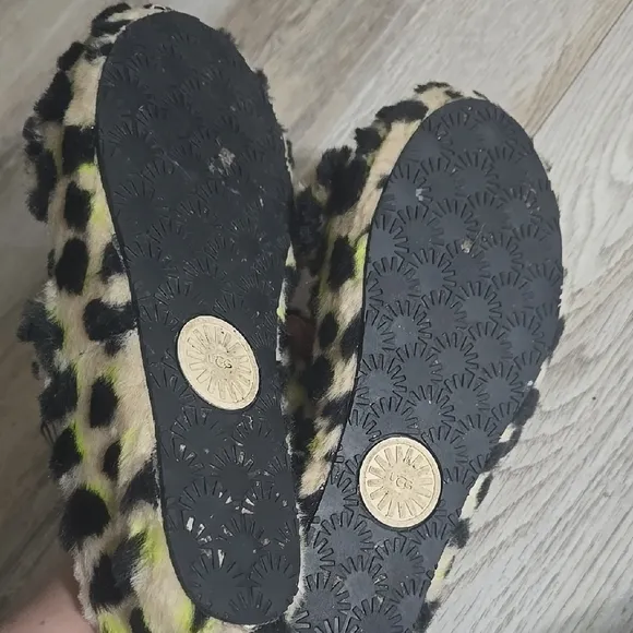 UGG Fuzzy Leopard Print Sandals