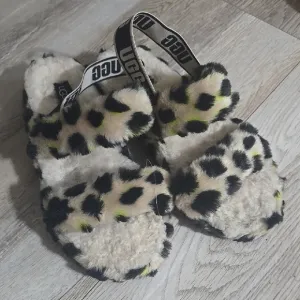 UGG Fuzzy Leopard Print Sandals