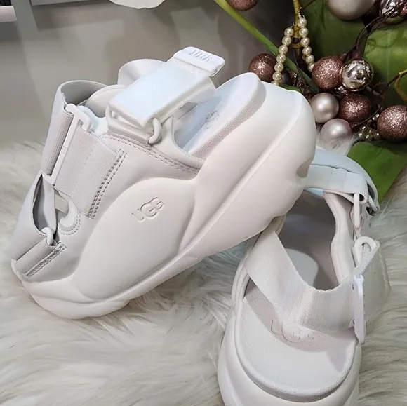 Ugg LA Cloud Sport Women Sandals  new