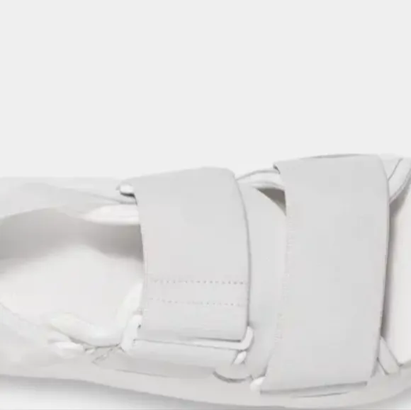 Ugg LA Cloud Sport Women Sandals  new