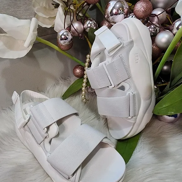 Ugg LA Cloud Sport Women Sandals  new