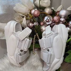 Ugg LA Cloud Sport Women Sandals  new