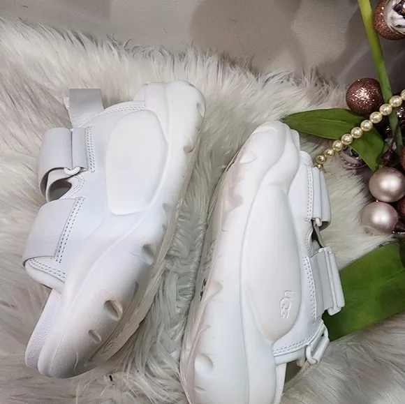 Ugg LA Cloud Sport Women Sandals  new