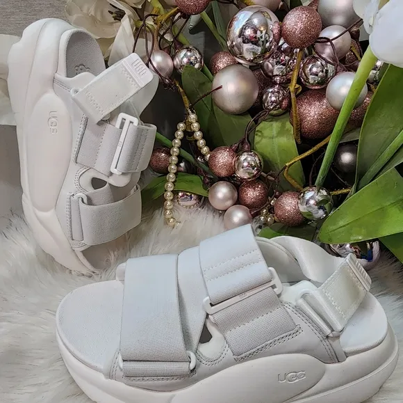 Ugg LA Cloud Sport Women Sandals  new