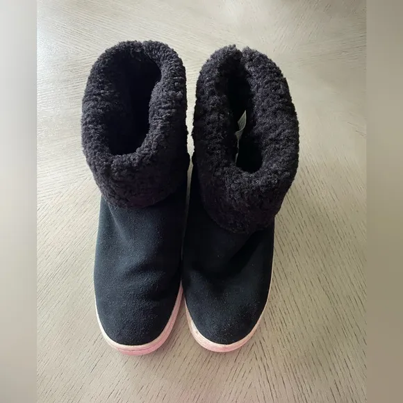 UGG Mika Sheepskin Classic Sneaker Boots Suede Faux Shearling Black Size 8