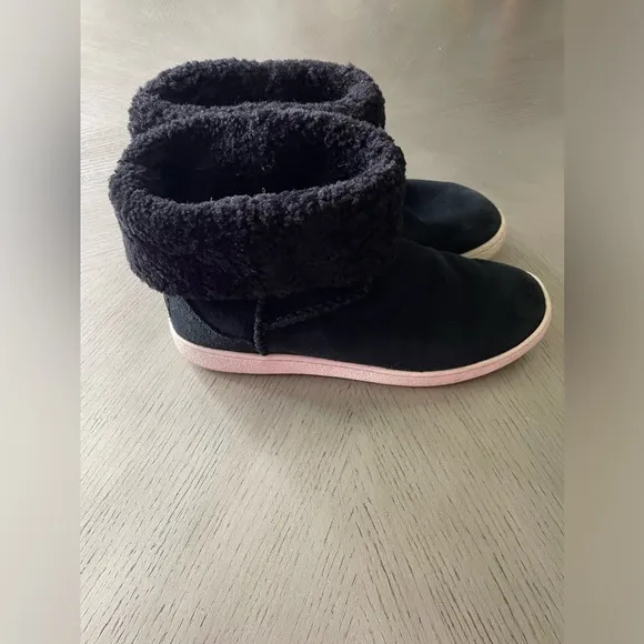UGG Mika Sheepskin Classic Sneaker Boots Suede Faux Shearling Black Size 8