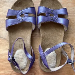 Ugg Sandal Kids 4