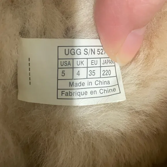 Ugg Sunsparkle Boots Big Kids size 5 Women’s size 7
