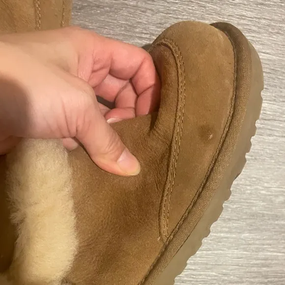 Ugg Sunsparkle Boots Big Kids size 5 Women’s size 7
