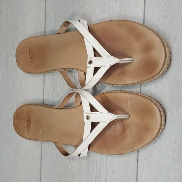UGG Womens Comfort Sandals Flats shoes sz 10
