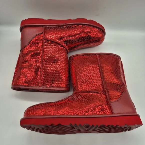 Ugg Youth Size 6 Classic II Gel Red Hearts Short Mid Boots Plush