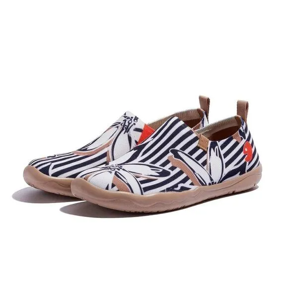 UIN Women's Travel Shoes Slip On Casual Knit Comfort Loafers (Striped Flowers)