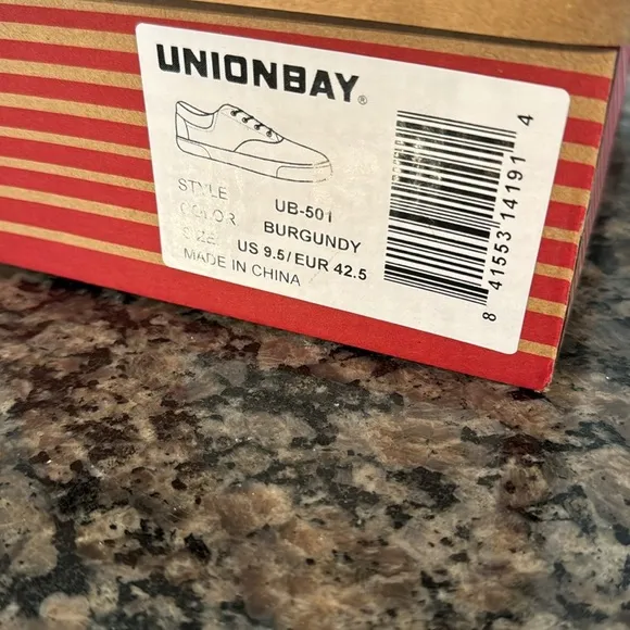 Unionbay men’s red and black canvas sneakers NIB 9.5