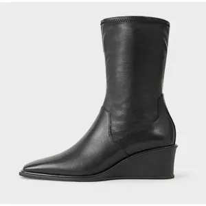 Vagabond Aino Black Boots Size 8 US 38 EU NIB Contemporary Stretch Ankle Boots