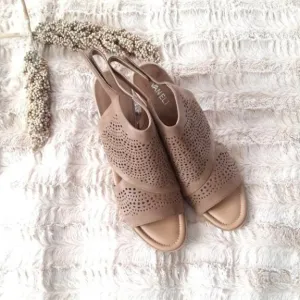 Vaneli Tan Strappy Sandals