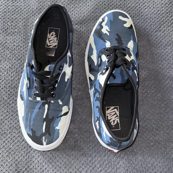 Vans Blue Camo Canvas Lace-Up Skate Sneakers Men’s Size 11 Classic Low Top