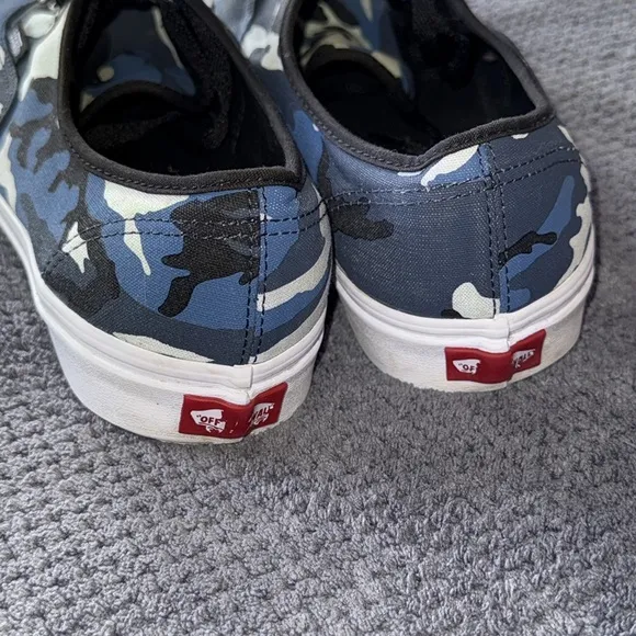 Vans Blue Camo Canvas Lace-Up Skate Sneakers Men’s Size 11 Classic Low Top
