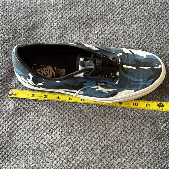 Vans Blue Camo Canvas Lace-Up Skate Sneakers Men’s Size 11 Classic Low Top