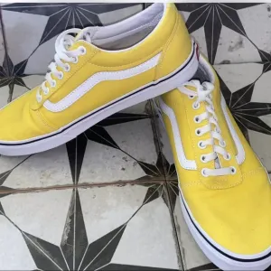 Vans Canvas Sneakers Yellow/White Mens 10.5 EUC