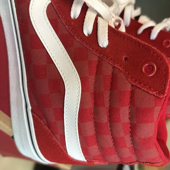 Vans-Checkered High Tops Men’s Size 9 Red  White Off The Wall Sneakers w…