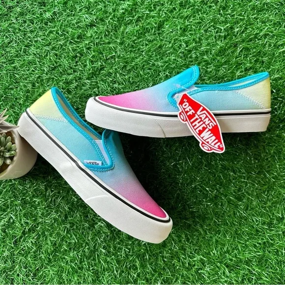 💫Vans Classic Slip On add Ombré SEND OFFERS