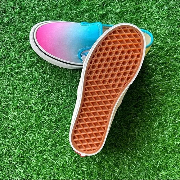 💫Vans Classic Slip On add Ombré SEND OFFERS
