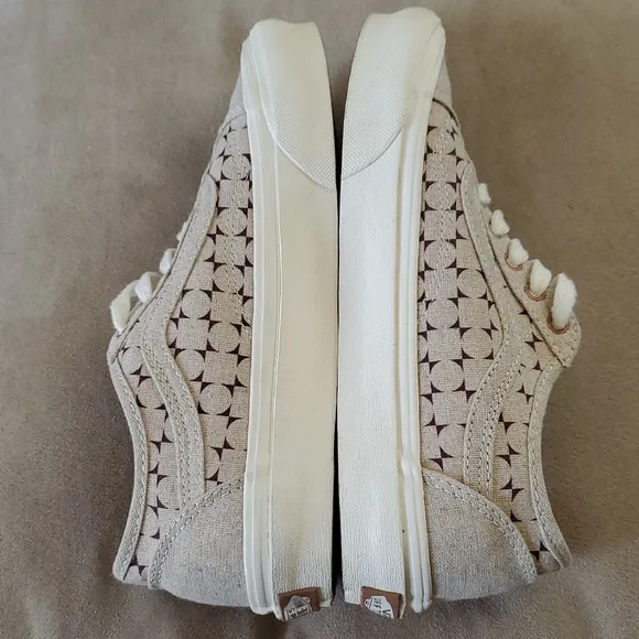 Vans Cream Canvas Sneakers with Star Pattern Sizr 7