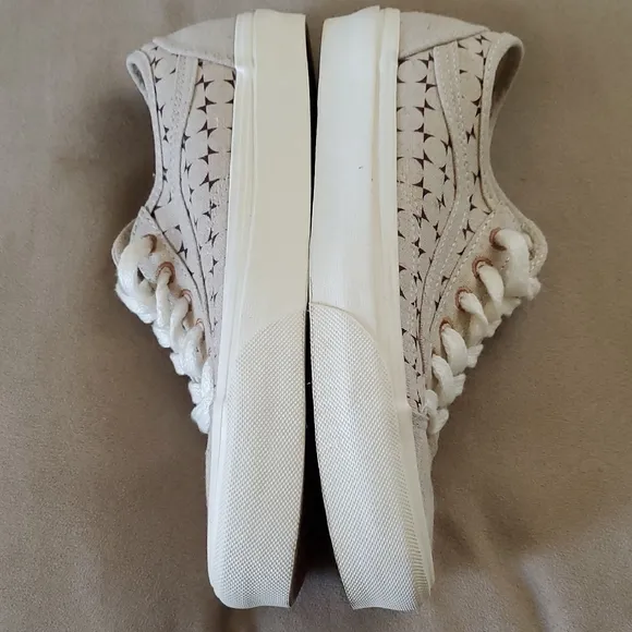 Vans Cream Canvas Sneakers with Star Pattern Sizr 7