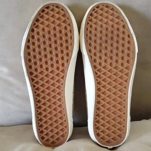Vans Cream Canvas Sneakers with Star Pattern Sizr 7