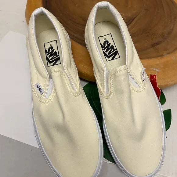 Vans Lace free Classic Canvas Vanilla Cream Sneakers NWT