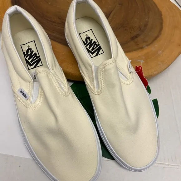 Vans Lace free Classic Canvas Vanilla Cream Sneakers NWT