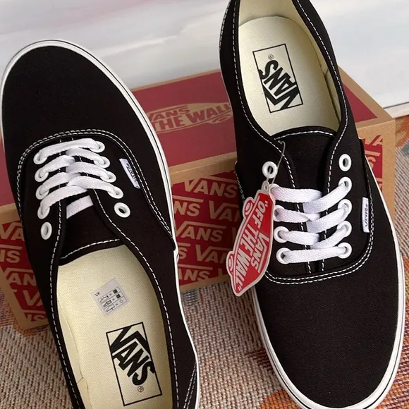 Vans Men’s Authentic StackedCanvas Black/True WhiteVN0A5KXXBMXPlatforms