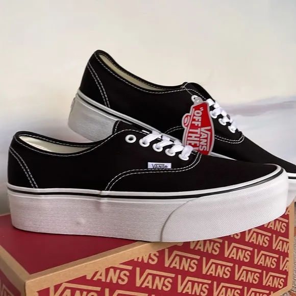 Vans Men’s Authentic StackedCanvas Black/True WhiteVN0A5KXXBMXPlatforms