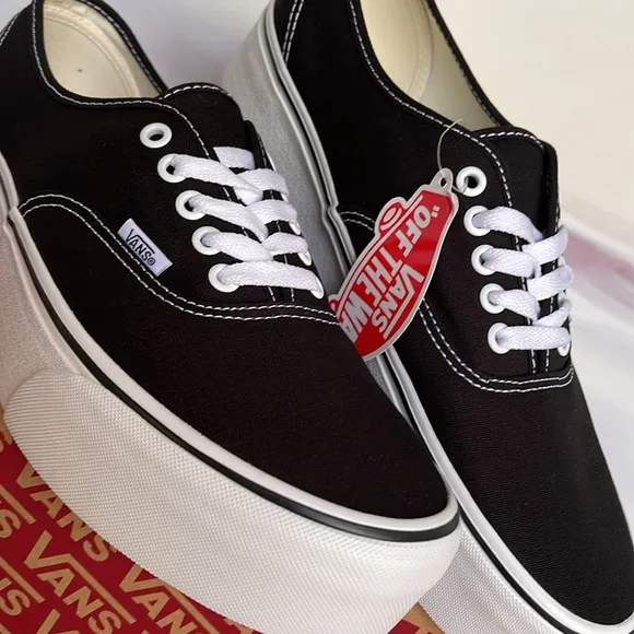 Vans Men’s Authentic StackedCanvas Black/True WhiteVN0A5KXXBMXPlatforms