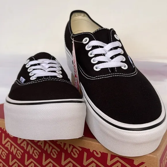 Vans Men’s Authentic StackedCanvas Black/True WhiteVN0A5KXXBMXPlatforms