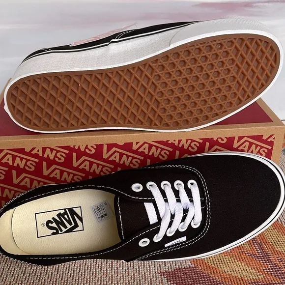 Vans Men’s Authentic StackedCanvas Black/True WhiteVN0A5KXXBMXPlatforms