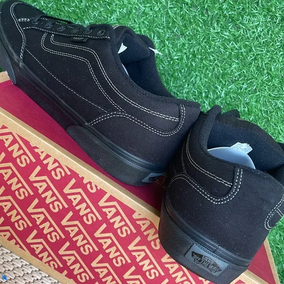 Vans Men’s Bearcat(Canvas) Black/BlackVN000DT2186  sneakers