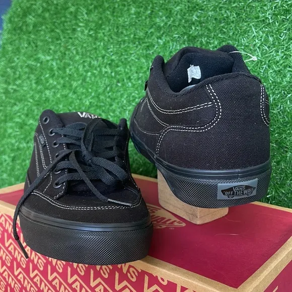 Vans Men’s Bearcat(Canvas) Black/BlackVN000DT2186  sneakers
