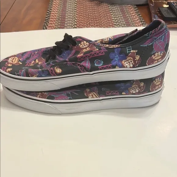 Vans Men's Black and Purple Nintendo Donkey Kong Sneakers size 12