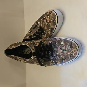 Vans | Men's Camo Duck Hunt Nintendo Game Over Skate Sneakers Sz 10.5