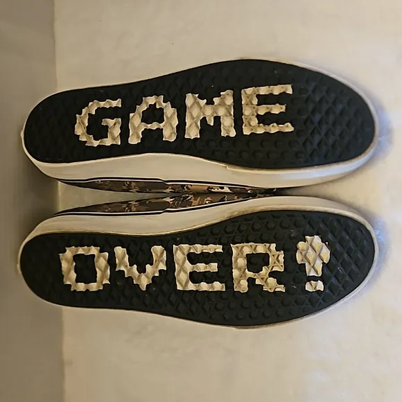 Vans | Men's Camo Duck Hunt Nintendo Game Over Skate Sneakers Sz 10.5