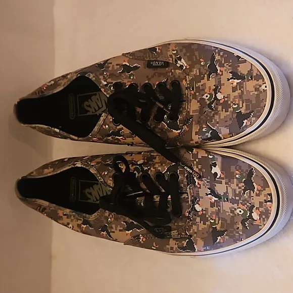 Vans | Men's Camo Duck Hunt Nintendo Game Over Skate Sneakers Sz 10.5