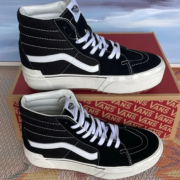Vans Men’s Sk8-Hi Stacked (Suede/Canvas) Black/BlanVN0A4BTW5ZNPlatforms