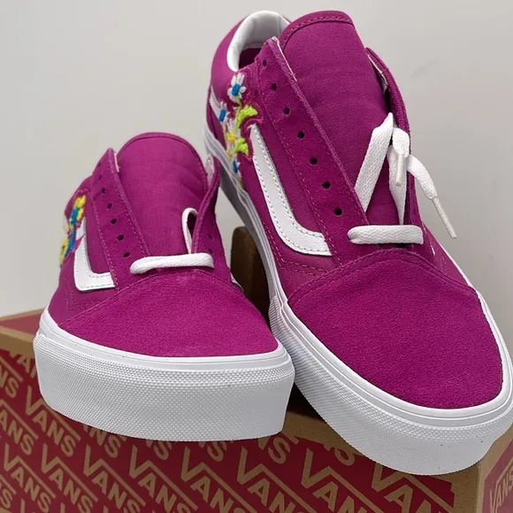 Vans Pink Floral Embroidered Sneakers Old Skool(Floral Chenille) Fuchsia