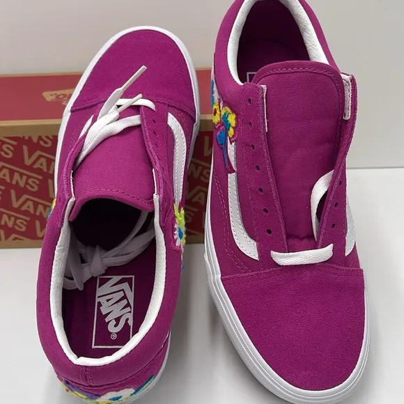 Vans Pink Floral Embroidered Sneakers Old Skool(Floral Chenille) Fuchsia