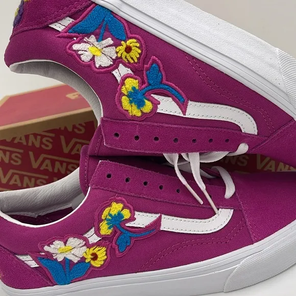 Vans Pink Floral Embroidered Sneakers Old Skool(Floral Chenille) Fuchsia