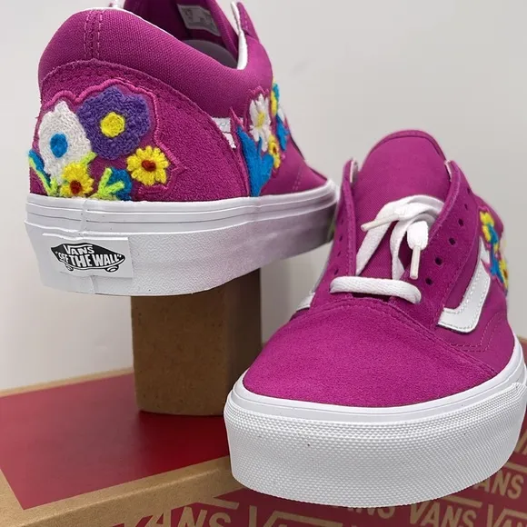 Vans Pink Floral Embroidered Sneakers Old Skool(Floral Chenille) Fuchsia
