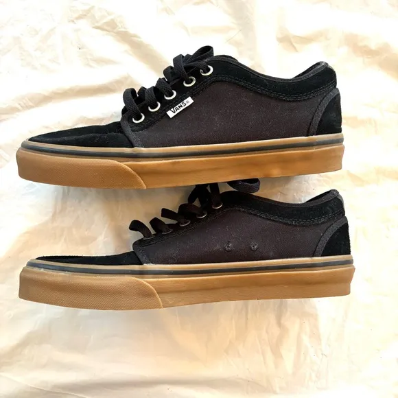 Vans Skate Chukka sneakers low gum black suede canvas SZ 8 NWOT
